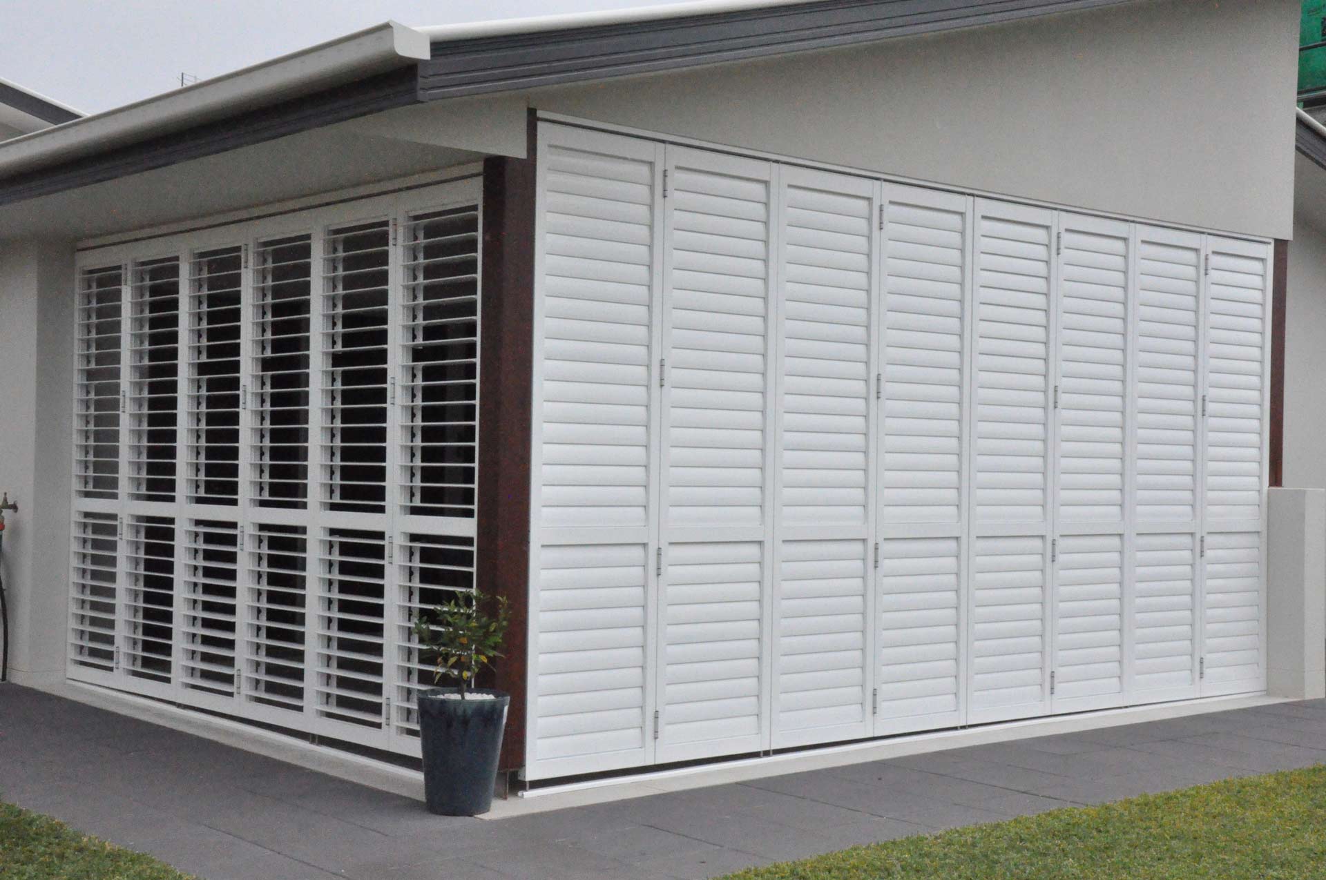 You are currently viewing 5 Home Benefits of Privacy Shutters